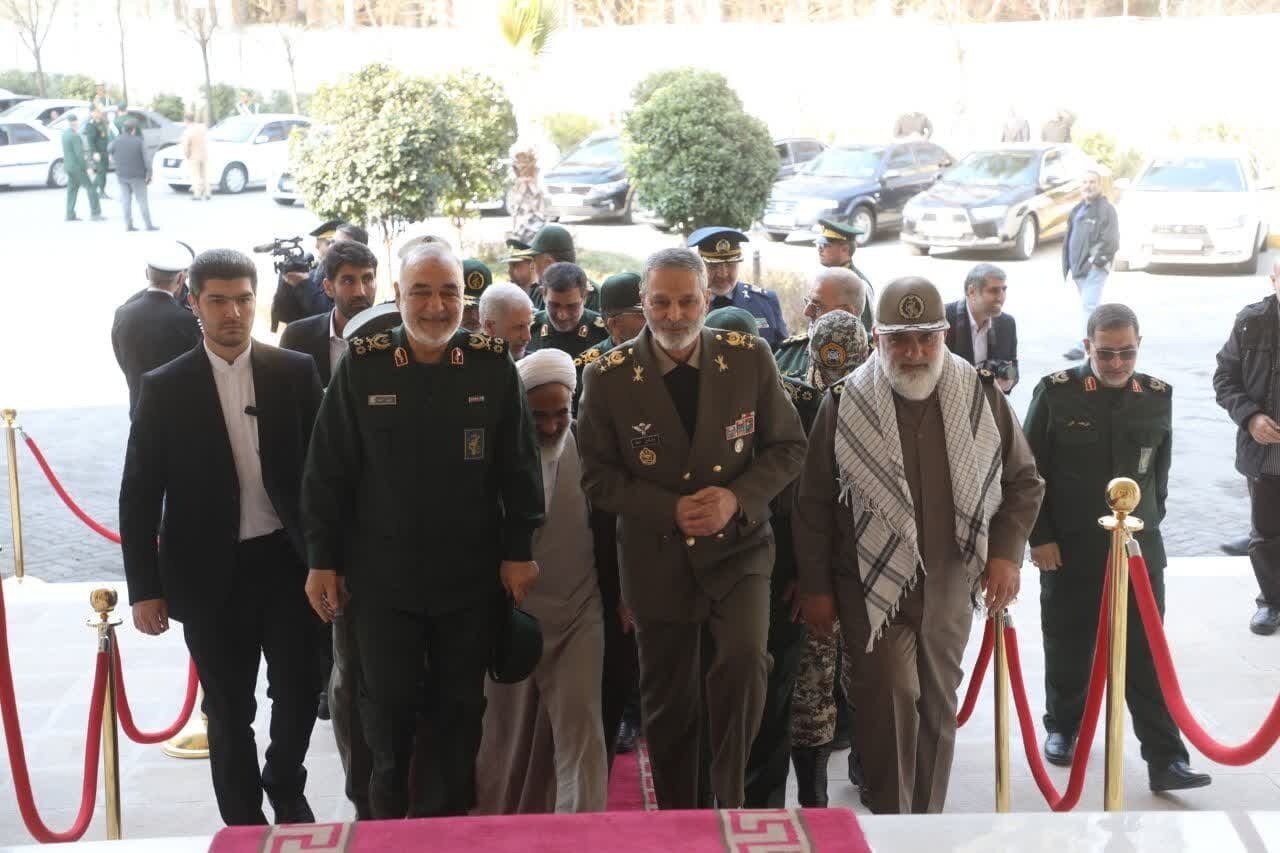 خوش و بش فرماندهان ارشد سپاه با فرماندهان و نظامیان ارتش | تصاویر