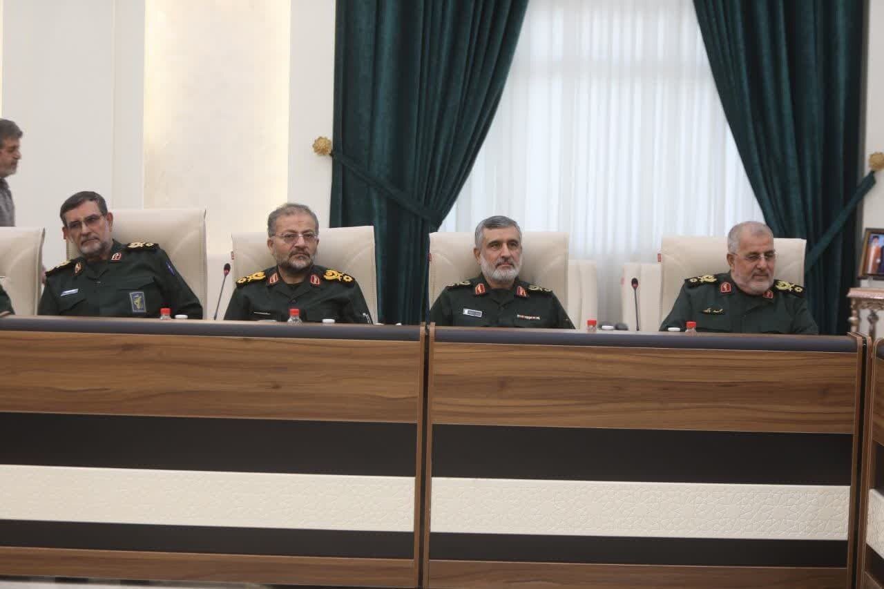 خوش و بش فرماندهان ارشد سپاه با فرماندهان و نظامیان ارتش | تصاویر