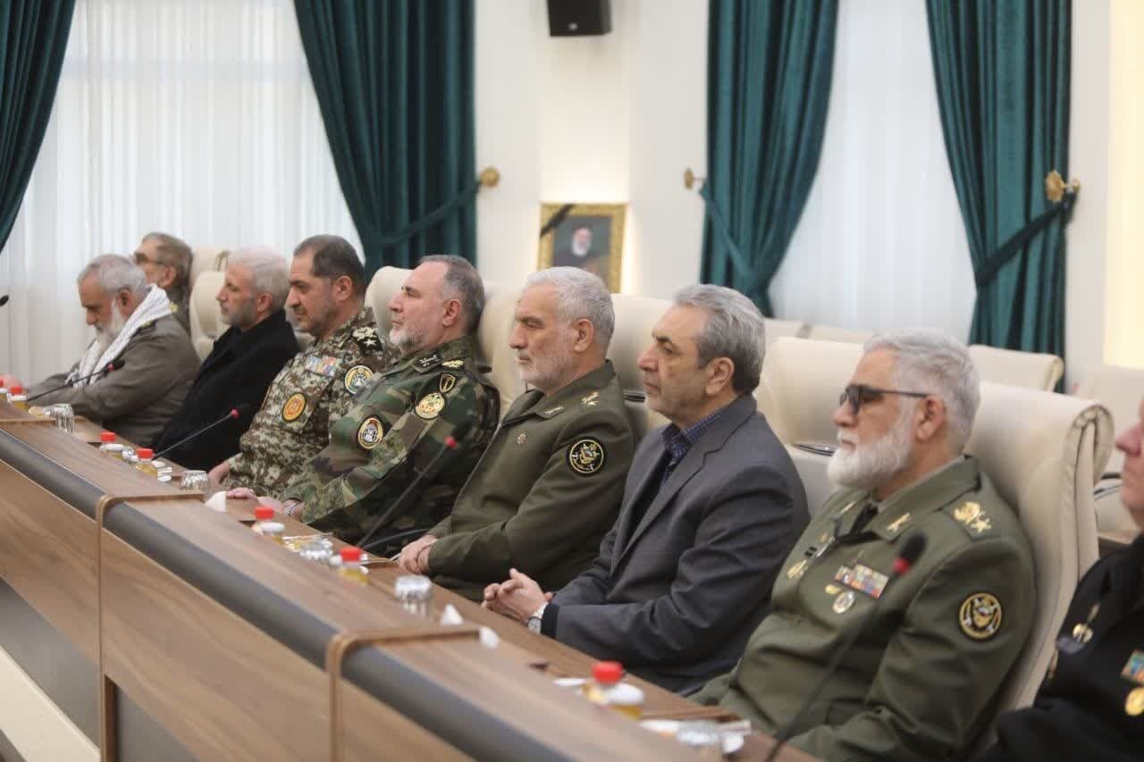 خوش و بش فرماندهان ارشد سپاه با فرماندهان و نظامیان ارتش | تصاویر