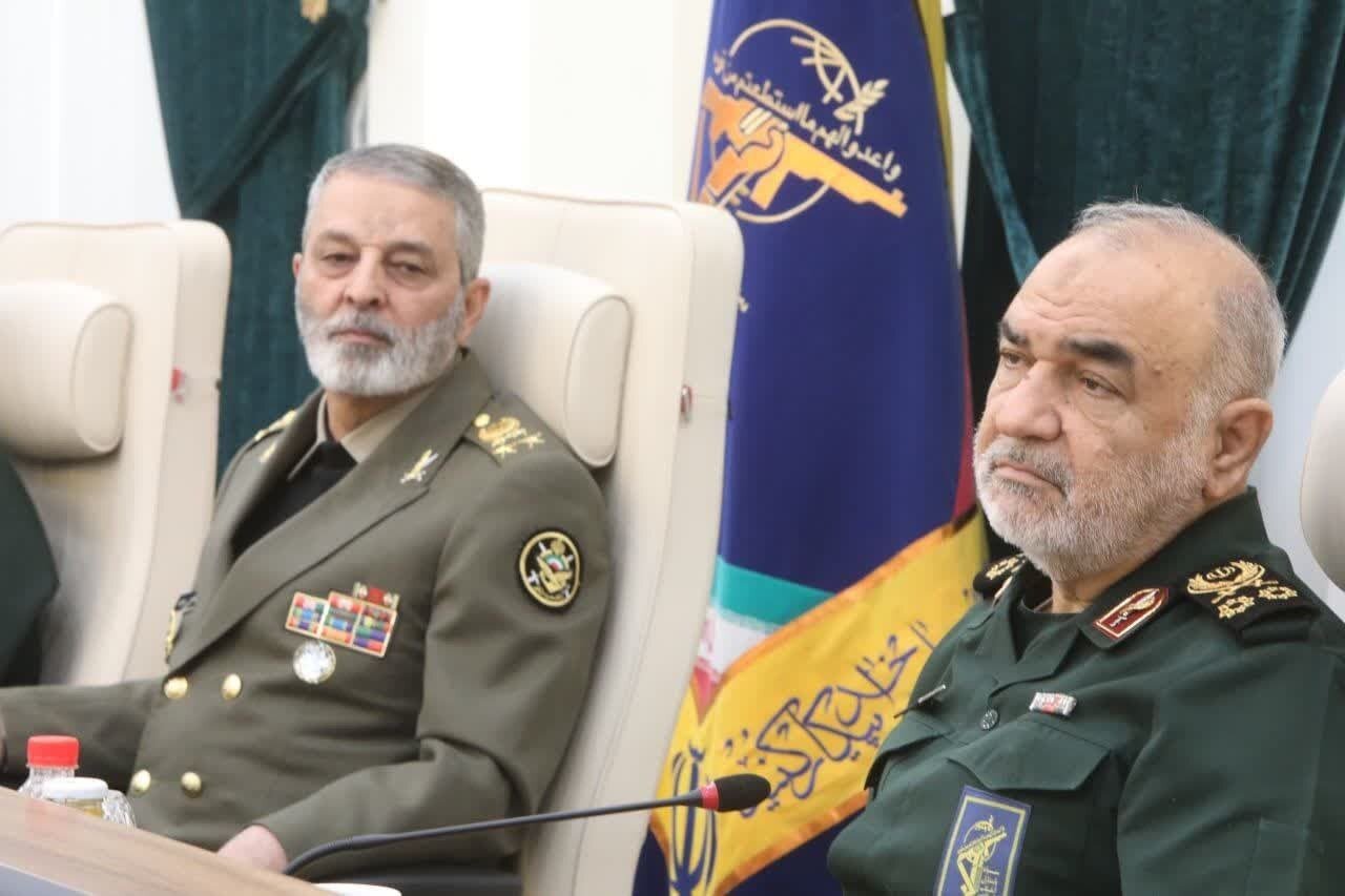 خوش و بش فرماندهان ارشد سپاه با فرماندهان و نظامیان ارتش | تصاویر