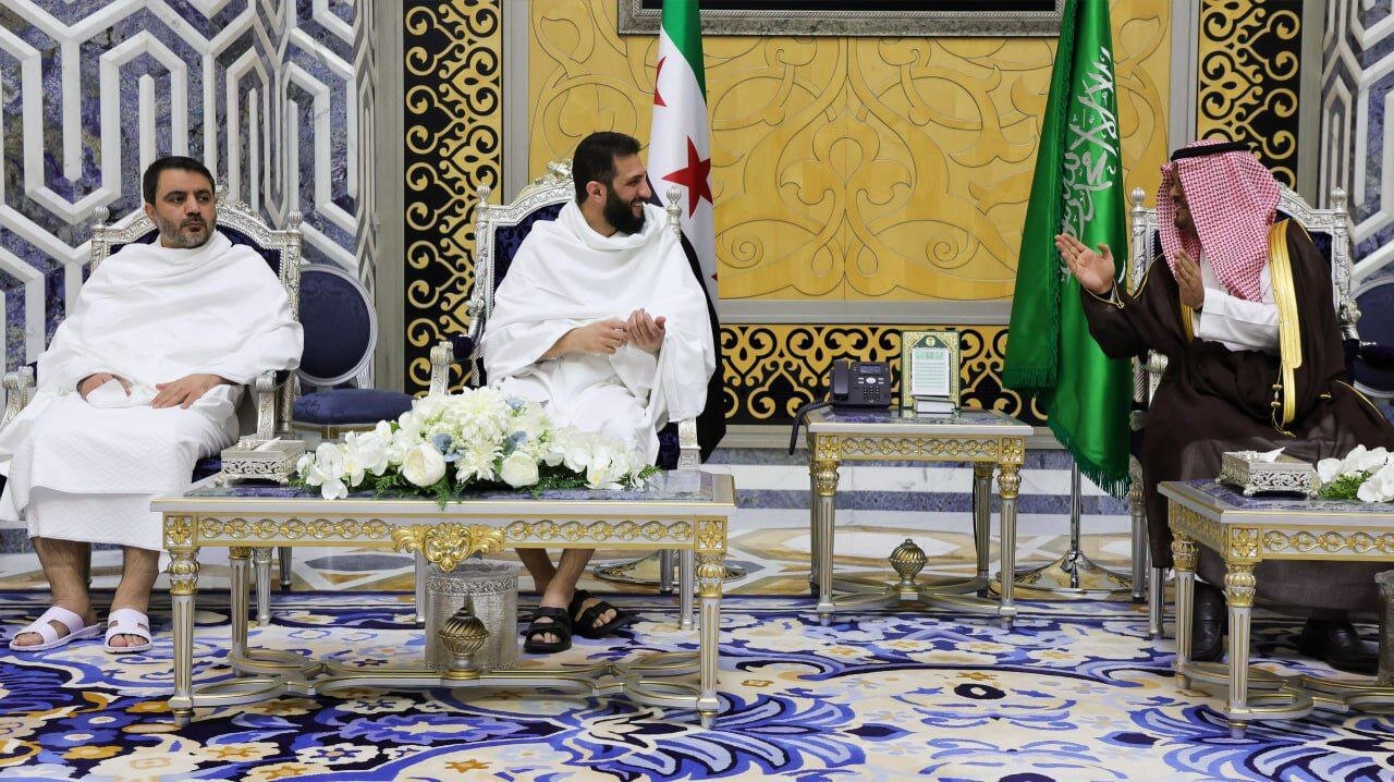 الجولانی با لباس احرام در عربستان | تصاویر