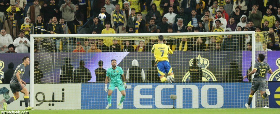 پرواز سینمایی ۲ متری رونالدو در آستانه ۴۰ سالگی! | ویدئو