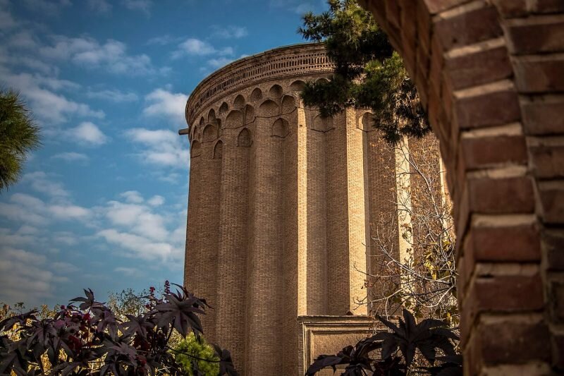 عکس های کمتر دیده شده از برج طغرل که بزرگترین ساعت آفتابی جهان است