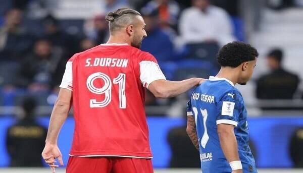 اظهارنظر شوکهکننده سردار دورسون درباره تراکتور و استقلال | نمیگویم هیچوقت به استقلال نمیروم | از قهرمانی تراکتور خوشحالم اما فصل بعد ما قهرمانیم!