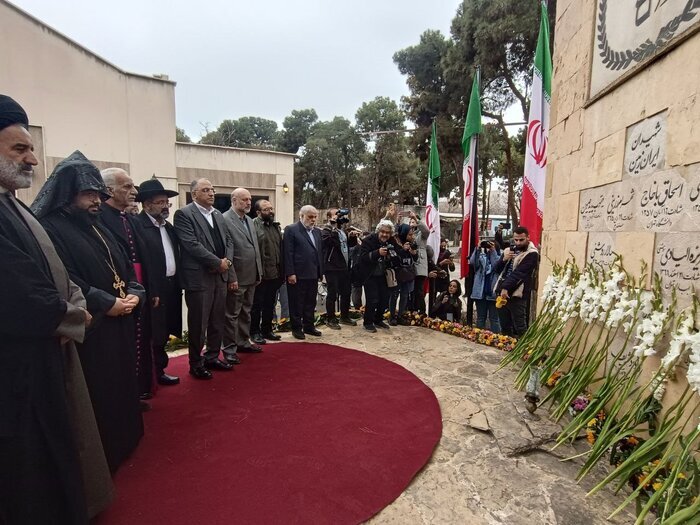 گلباران مزار شهدا