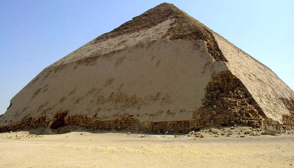 متفاوتترین هرم مصر باستان که به شکل «خمیده» است | عکس