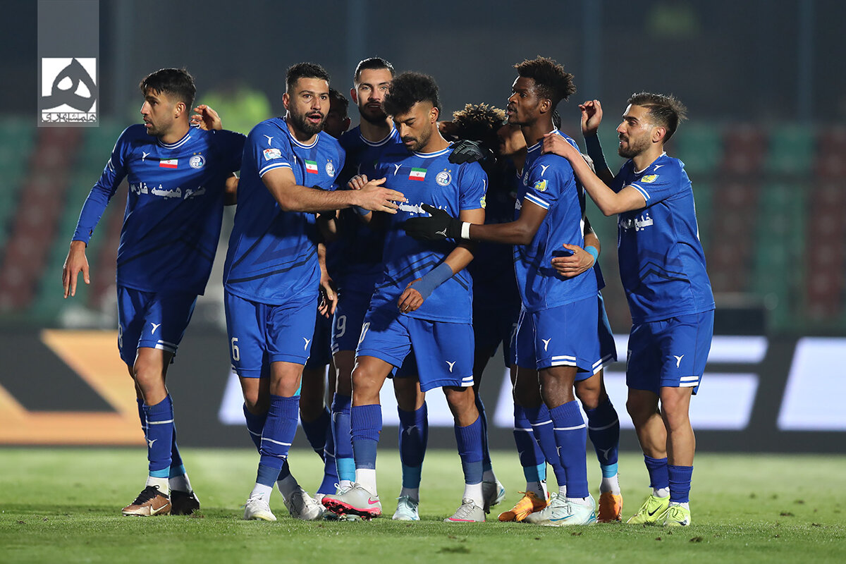 استقلال / همشهری