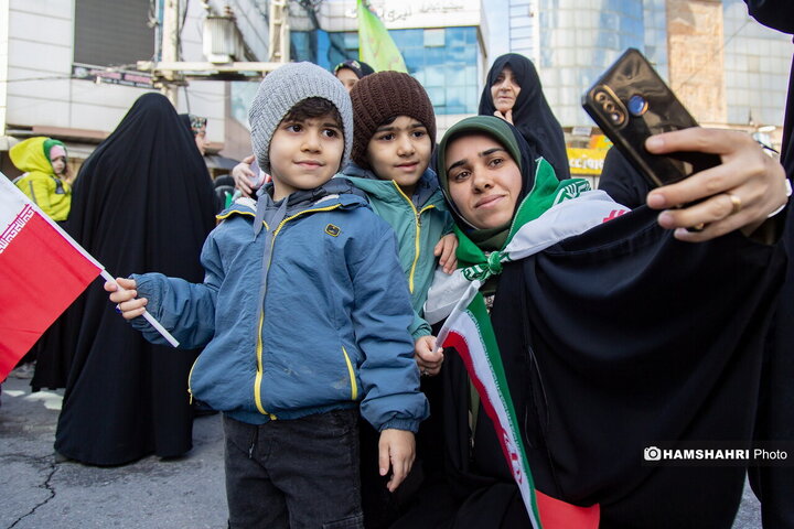 تصاویر راهپیمایی یوم الله ۲۲ بهمن ۱۴۰۳ در شهرستان آمل