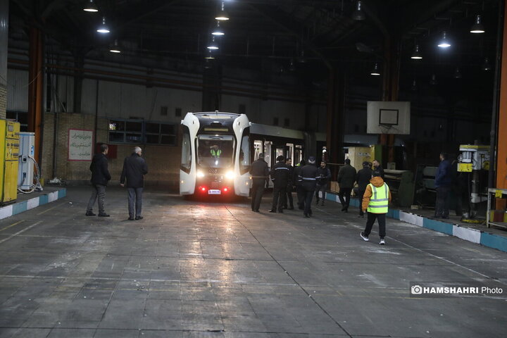 تست گرم تراموای چرخ لاستیکی در تهران