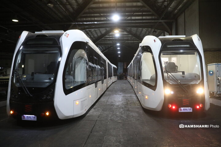 تست گرم تراموای چرخ لاستیکی در تهران