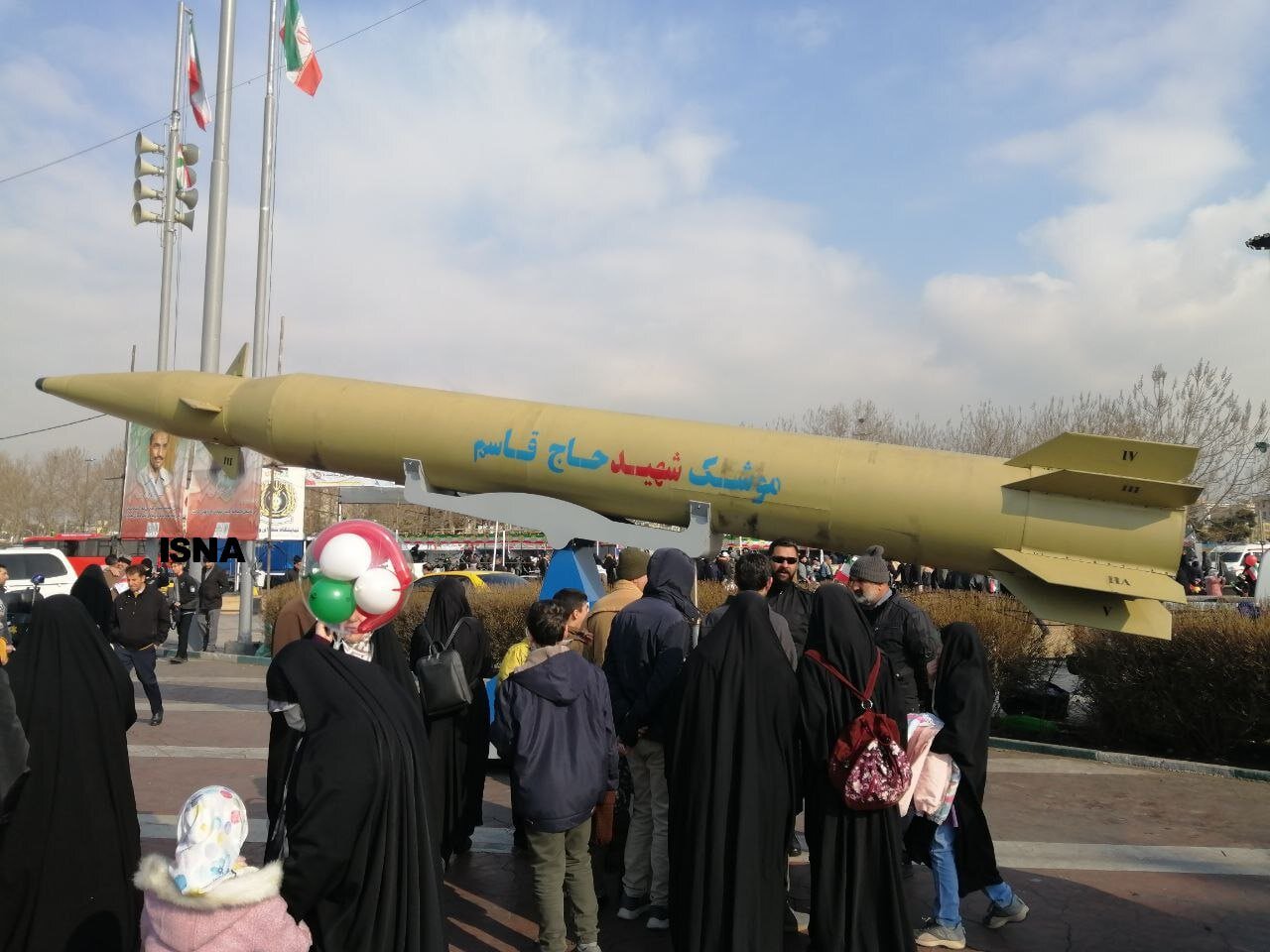 ماکت موشک شهید حاج قاسم سلیمانی در جشن انقلاب