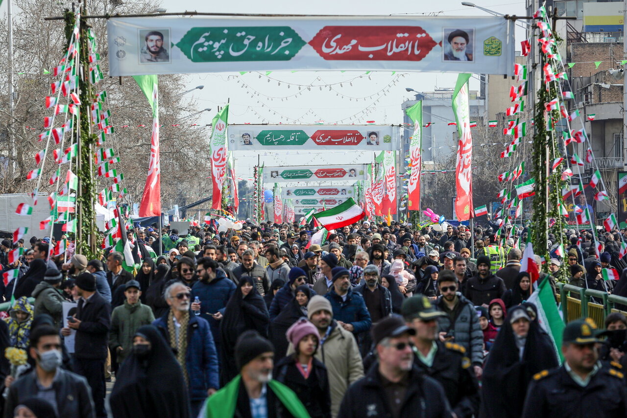 ‌آن روز بهار آمد | تصاویری از جشن انقلاب در تهران