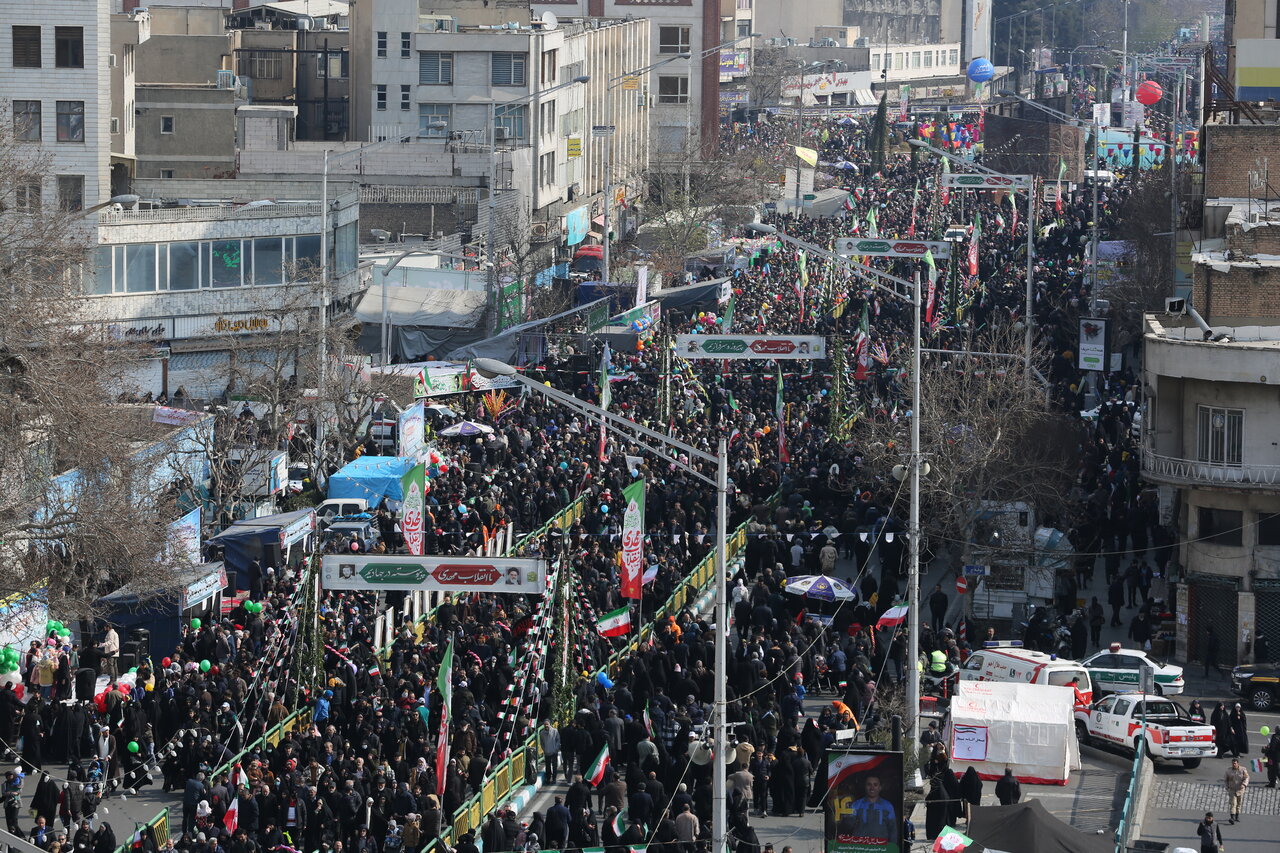 ‌آن روز بهار آمد | تصاویری از جشن انقلاب در تهران