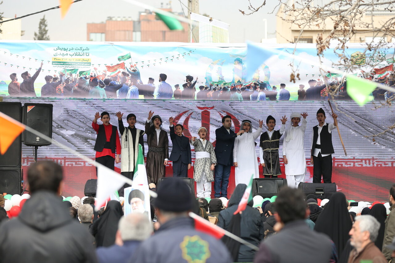 ‌آن روز بهار آمد | تصاویری از جشن انقلاب در تهران