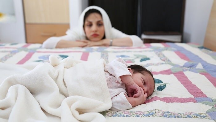 این جملهها را به مادر تازهزایمانکرده نگویید؛ حالش را بد میکند؛ چه بگوییم؟