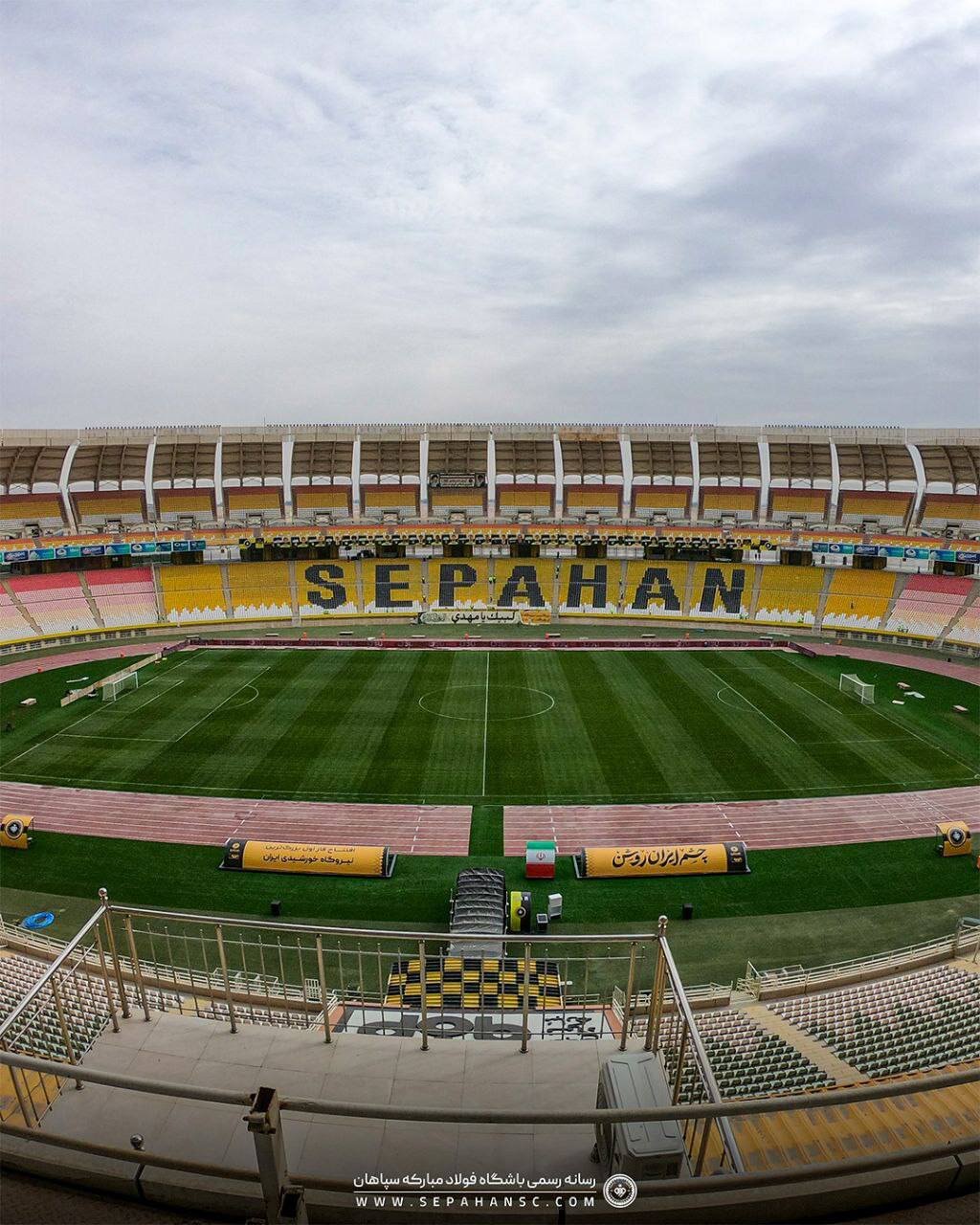 ورزشگاه زیبای نقش جهان ساعاتی قبل از شروع دیدار سپاهان و پرسپولیس | تصاویر