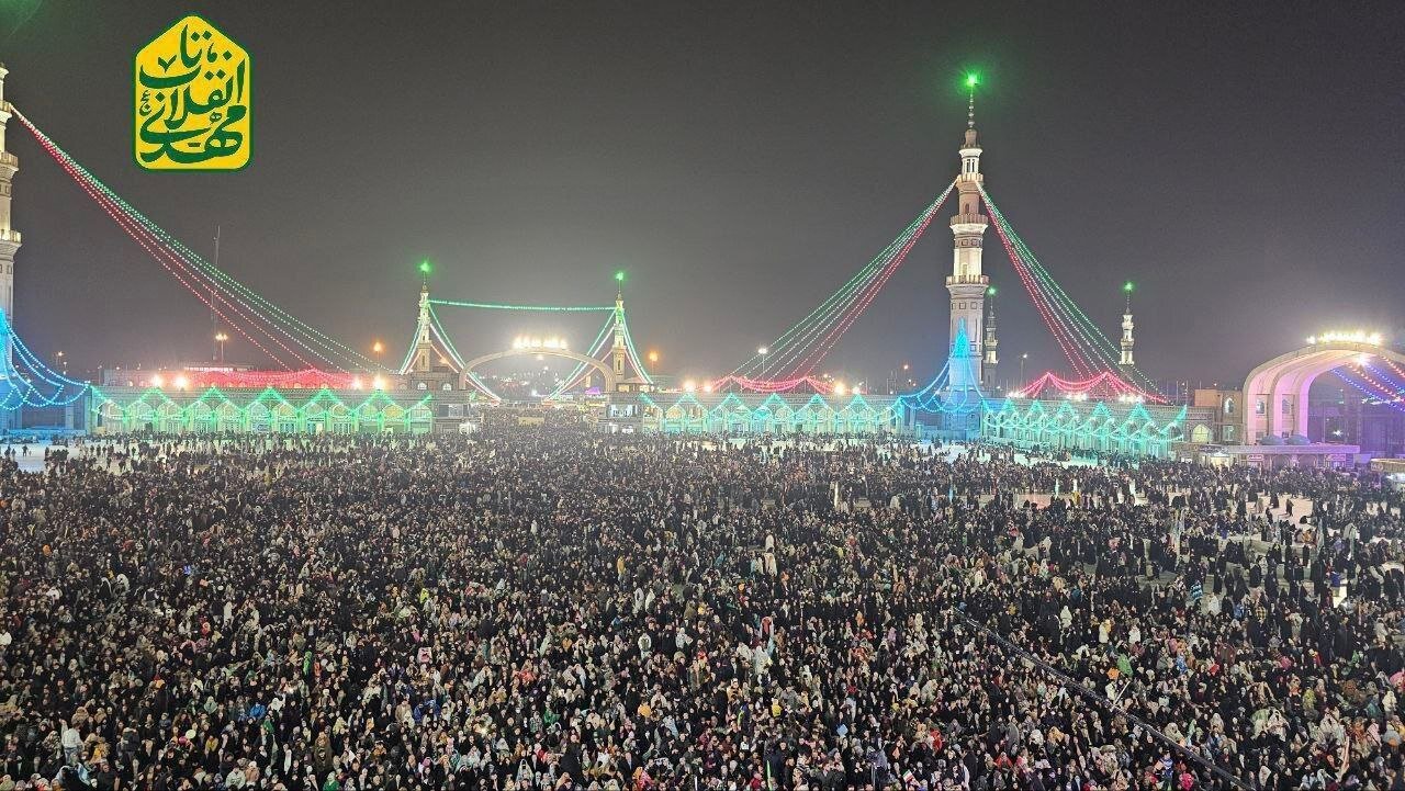   تصویری زیبا از جمعیت حاضر در جشن نیمه شعبان جمکران