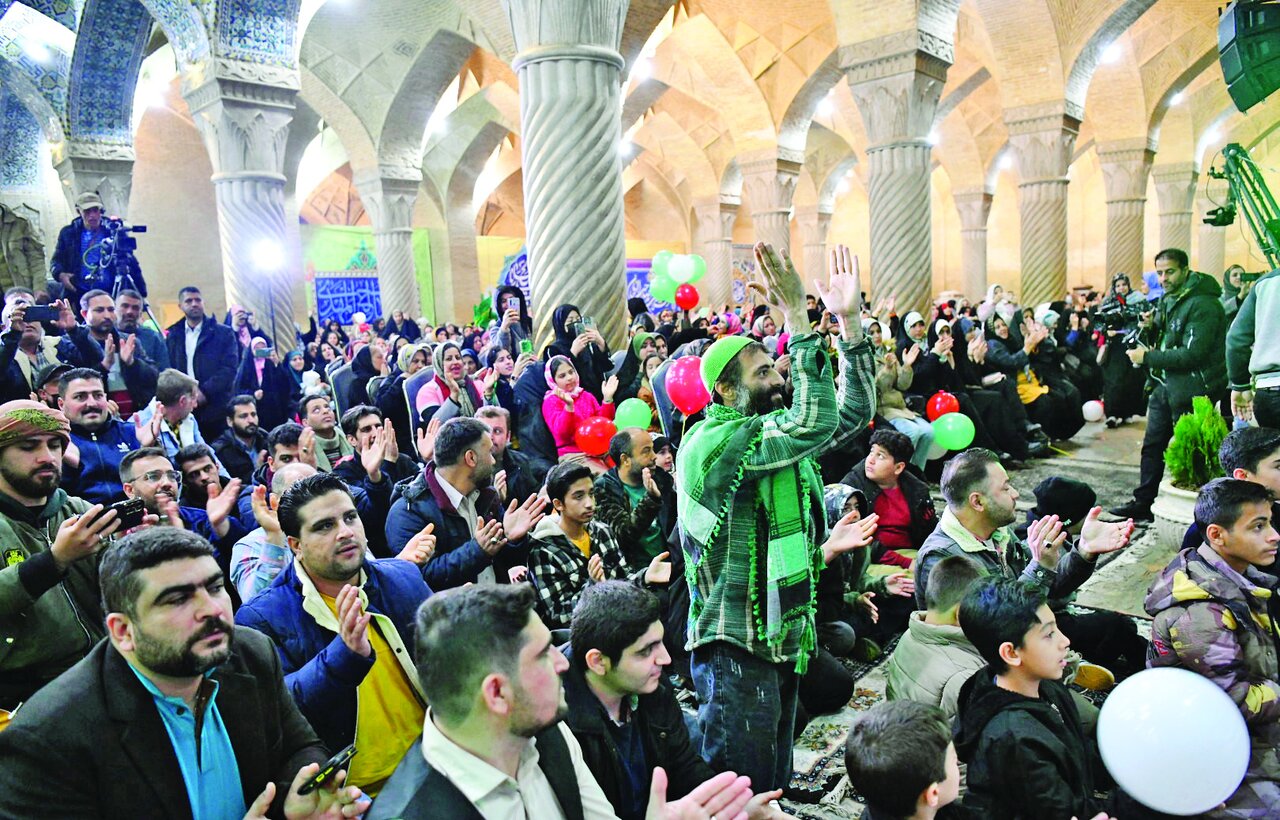 دل را چراغانی کنید | گزارش تصویری از جشن نیمه شعبان