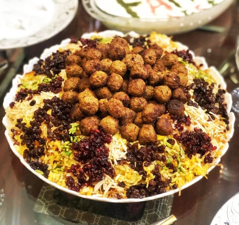 طرز تهیه رشته پلوی مجلسی با گوشت قلقلی مخصوص اعیاد