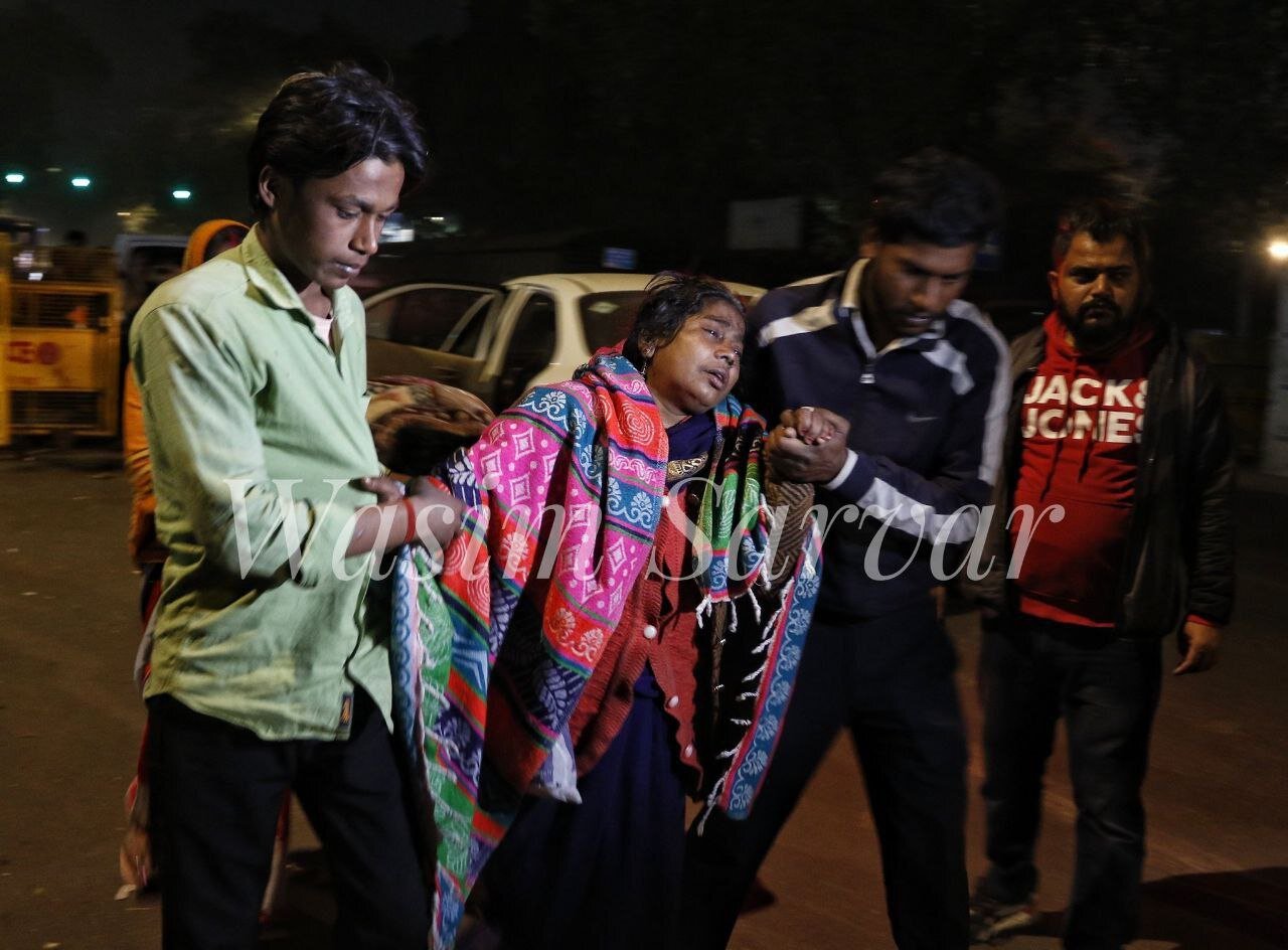 ازدحام جمعیت در ایستگاه قطار، دست کم جان ۱۵ نفر را گرفت | تصاویر