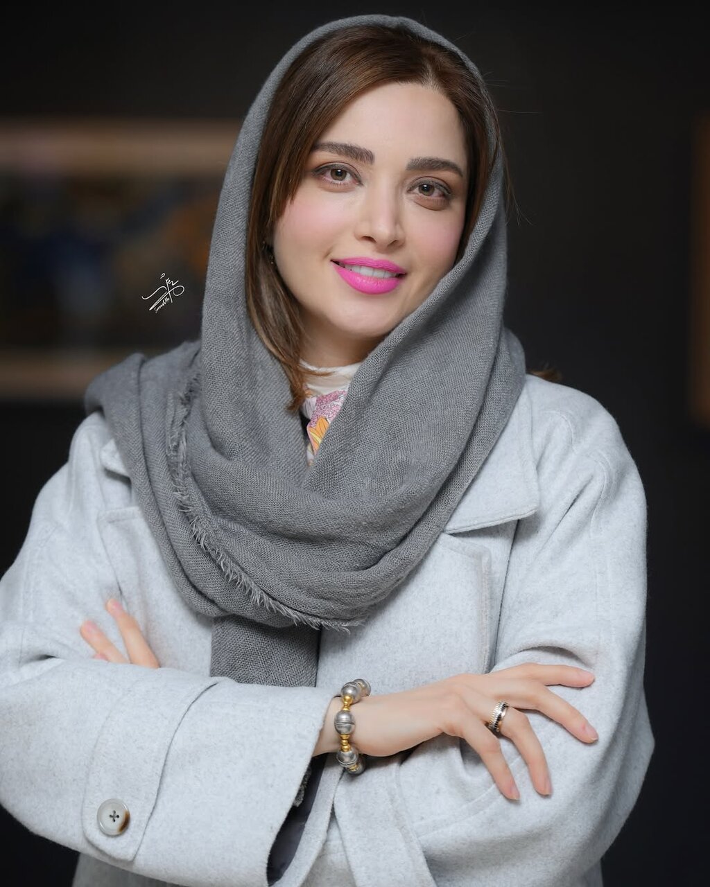 تصاویر جدید بهنوش طباطبایی در نمایشگاه نقاشی | ترلان پروانه، نرگس آبیار و...