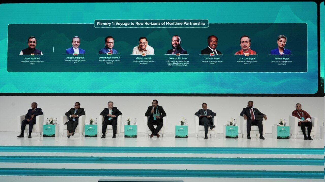 هشدار عراقچی ؛ امنیت دریاها نباید ابزاری برای اعمال نفوذ قدرتهای فرامنطقهای باشد | ۴هدف کلیدی ایران برای توسعه مکران