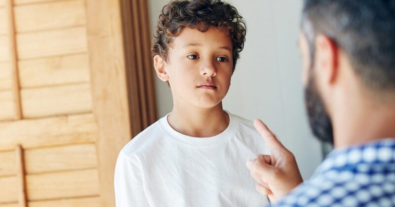 مراقب رفتارهای خود باشید؛ کودکان از شما میآموزند | رفتارهایی که الگوی فرزندان میشوند فرزند