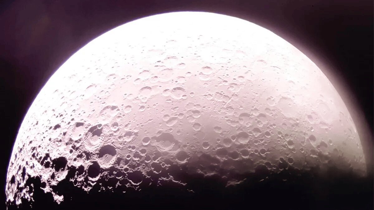 شبح آبی قبل از فرود روی ماه با زمین سلفی گرفت | عکس