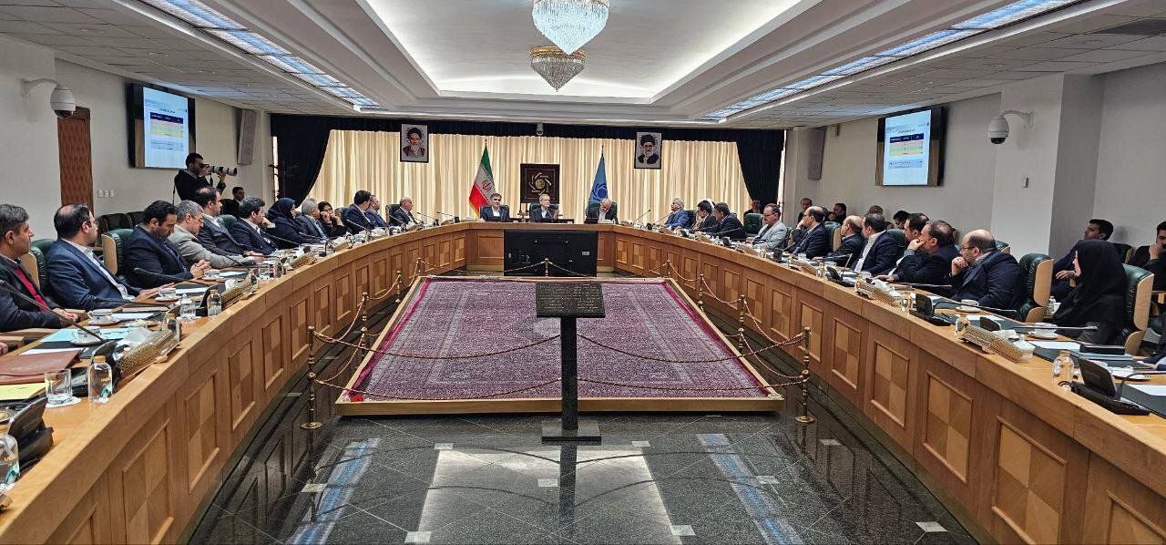 حضور سرزده رئیس‌جمهور در بانک‌مرکزی | تصاویر