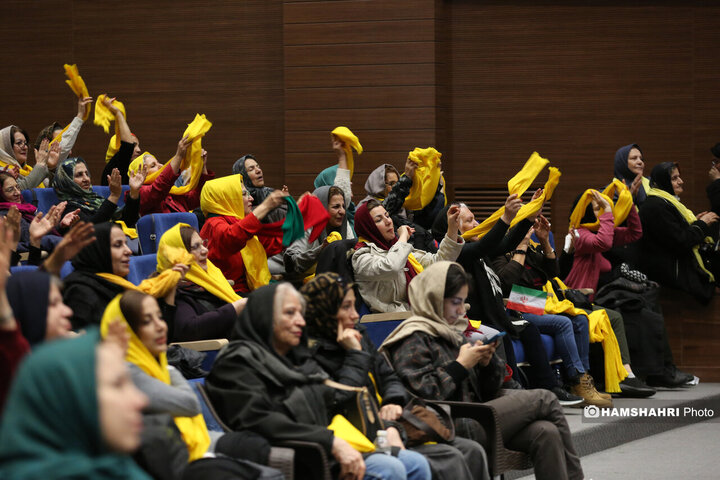 دورهمی موسپیدان در دهکده نشاط