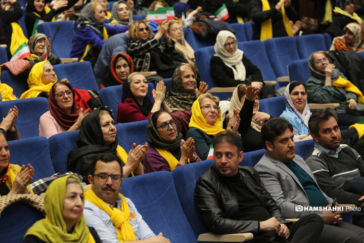 دورهمی موسپیدان در دهکده نشاط