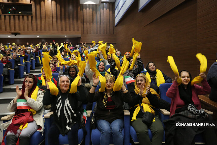 دورهمی موسپیدان در دهکده نشاط