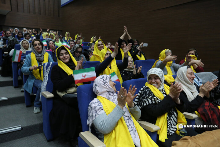 دورهمی موسپیدان در دهکده نشاط