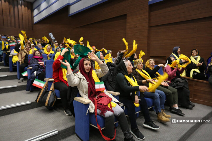 دورهمی موسپیدان در دهکده نشاط