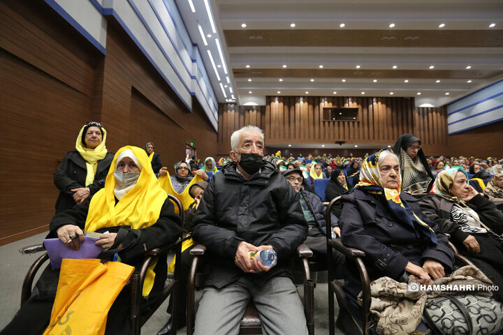 دورهمی موسپیدان در دهکده نشاط