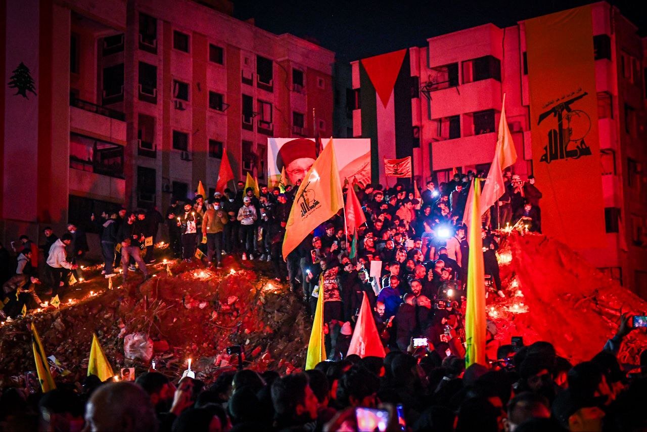 حضور مردم لبنان در مقتل سید حسن نصرالله؛ دیشب | تصاویر