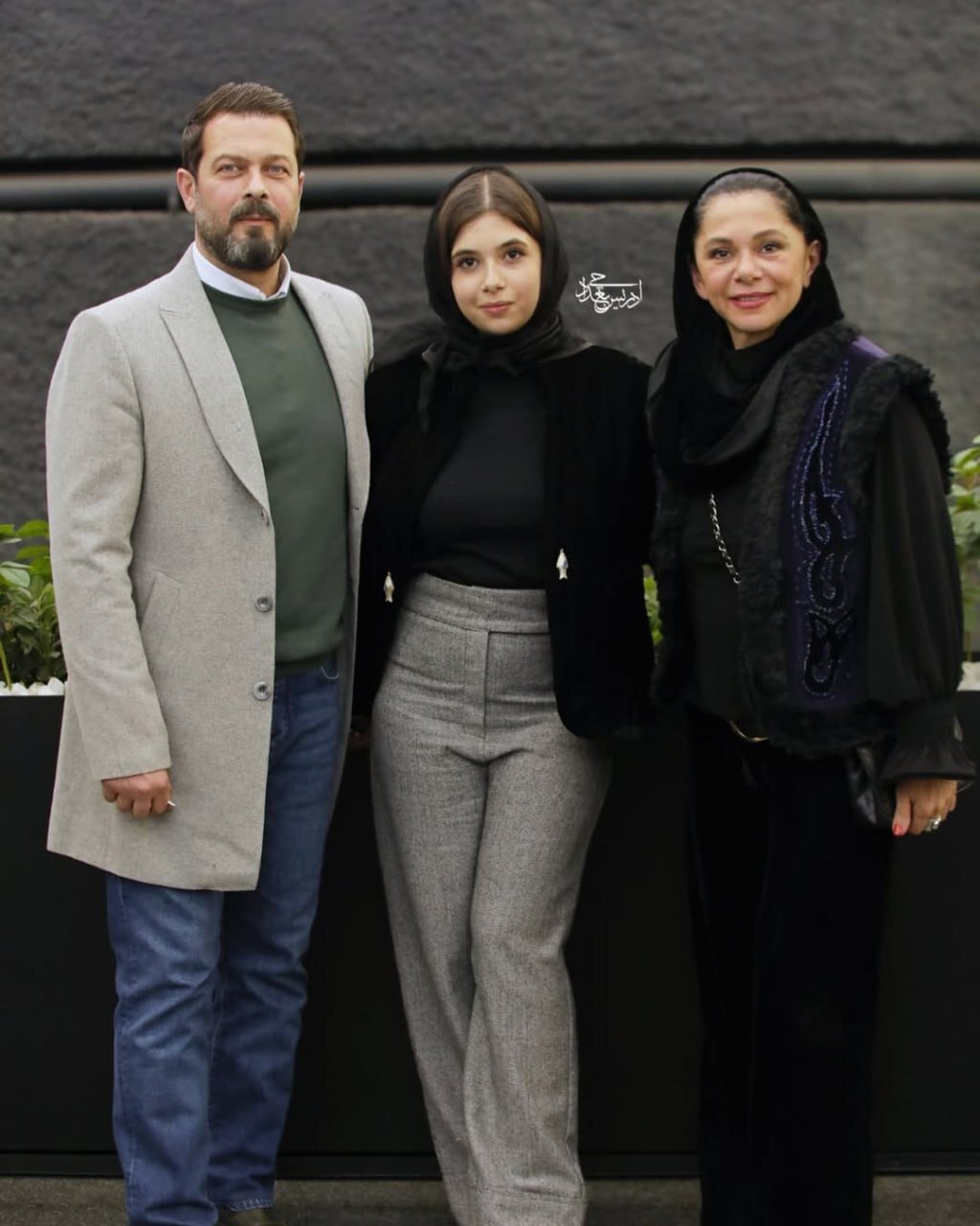 عکس ۳ نفره از پژمان بازغی به همراه دخترش نفس و مستانه مهاجر  | عکس