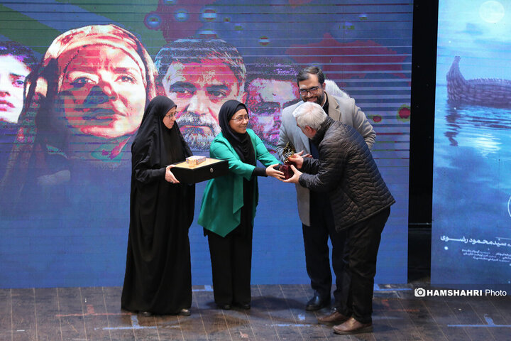 اختتامیه چهاردهمین دوره محافل هم اندیشی سینما انقلاب،جایزه سینمایی ققنوس