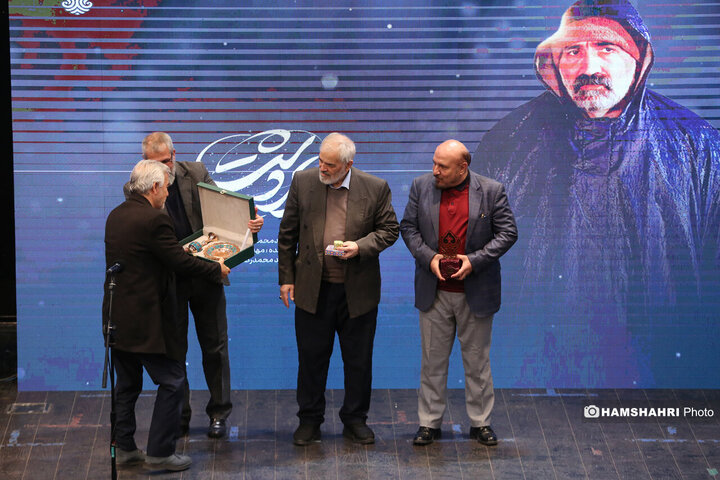 اختتامیه چهاردهمین دوره محافل هم اندیشی سینما انقلاب،جایزه سینمایی ققنوس