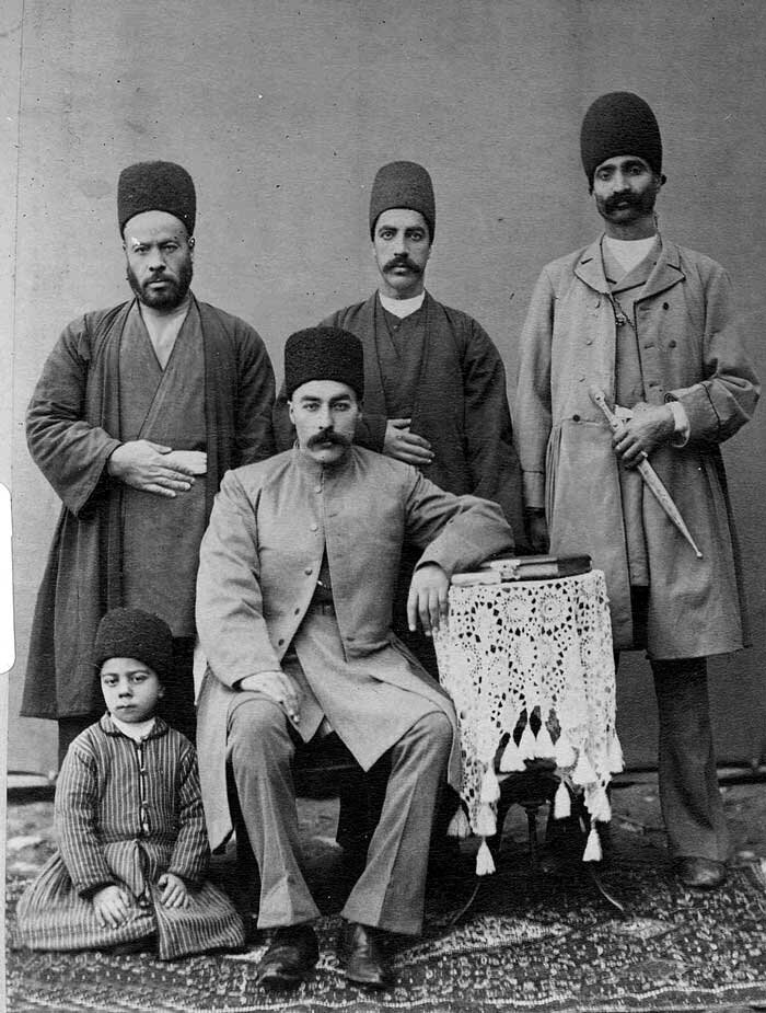 چگونه سر همه تهرانی‌ها کلاه گذاشتند؟ | چرا لباس متحدالشکل؟