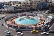 دیوارنگاره میدان انقلاب تهران هشدار داد!  + عکس