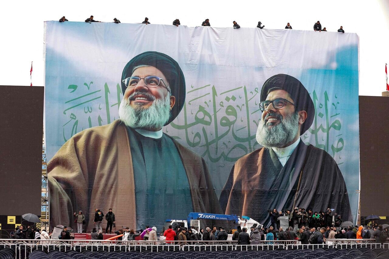 وداع آخر با سید حسن؛ آغاز مراسم تشییع با رهبران شهید مقاومت | فرانس۲۴: این مراسم قدرتنمایی ایران و حزب الله است | تدابیر امنیتی برقرار است