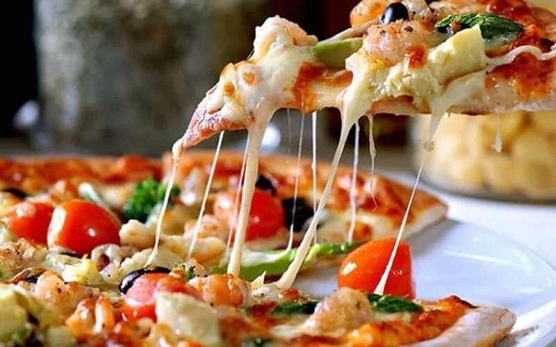 پیتزا در یخچال بماند چه اتفاقی میافتد؟