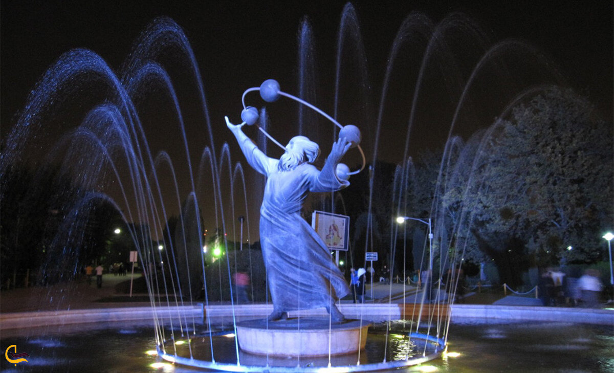 از ملاقات با خیام تا همنشینی با قیصر