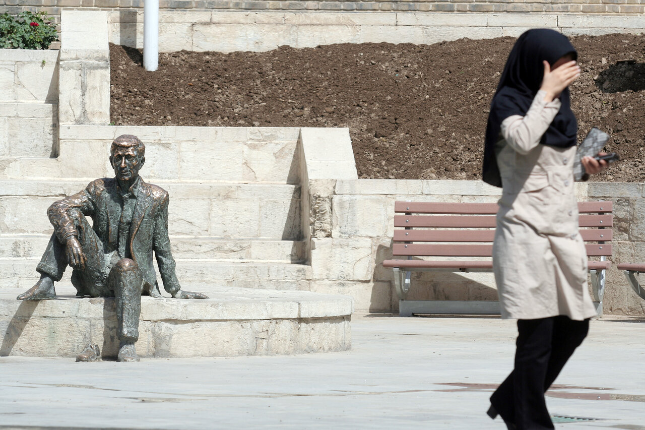 از ملاقات با خیام تا همنشینی با قیصر