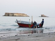 ببینید| نجات صیادان در خلیج فارس بعد از 14 ساعت سرگردانی