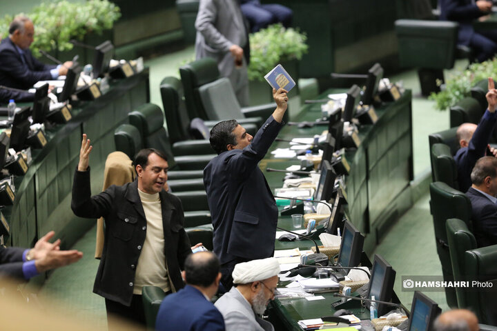 آغاز بررسی جداول بودجه ۱۴۰۴ در مجلس