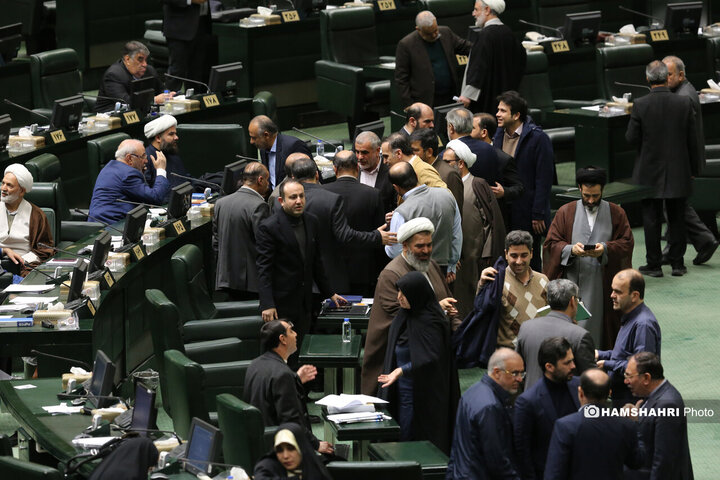 آغاز بررسی جداول بودجه ۱۴۰۴ در مجلس