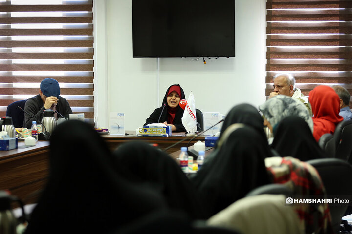 گردهمایی نویسندگان داستان کوچک در همشهری