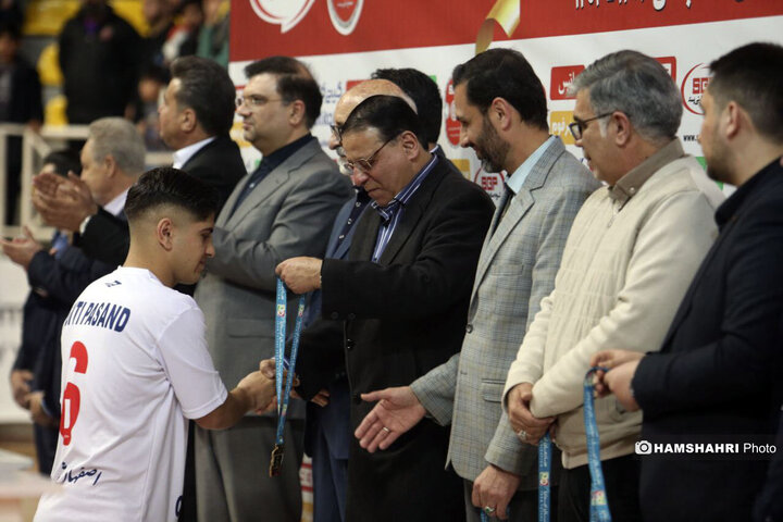 مراسم جشن قهرمانی لیگ برتر فوتسال| گیتی پسند قهرمان شد